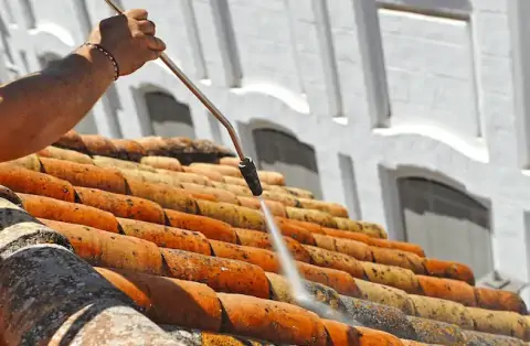 Nettoyage de toitures - Thénioux